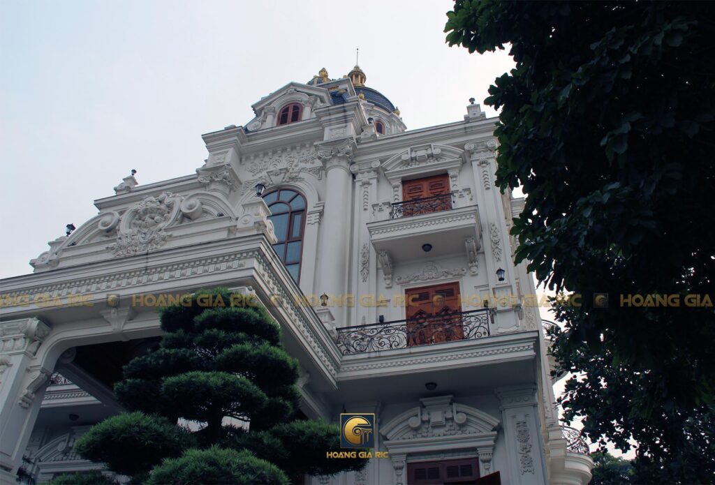 Thực tế thi công biệt thự kiểu lâu đài cổ điển