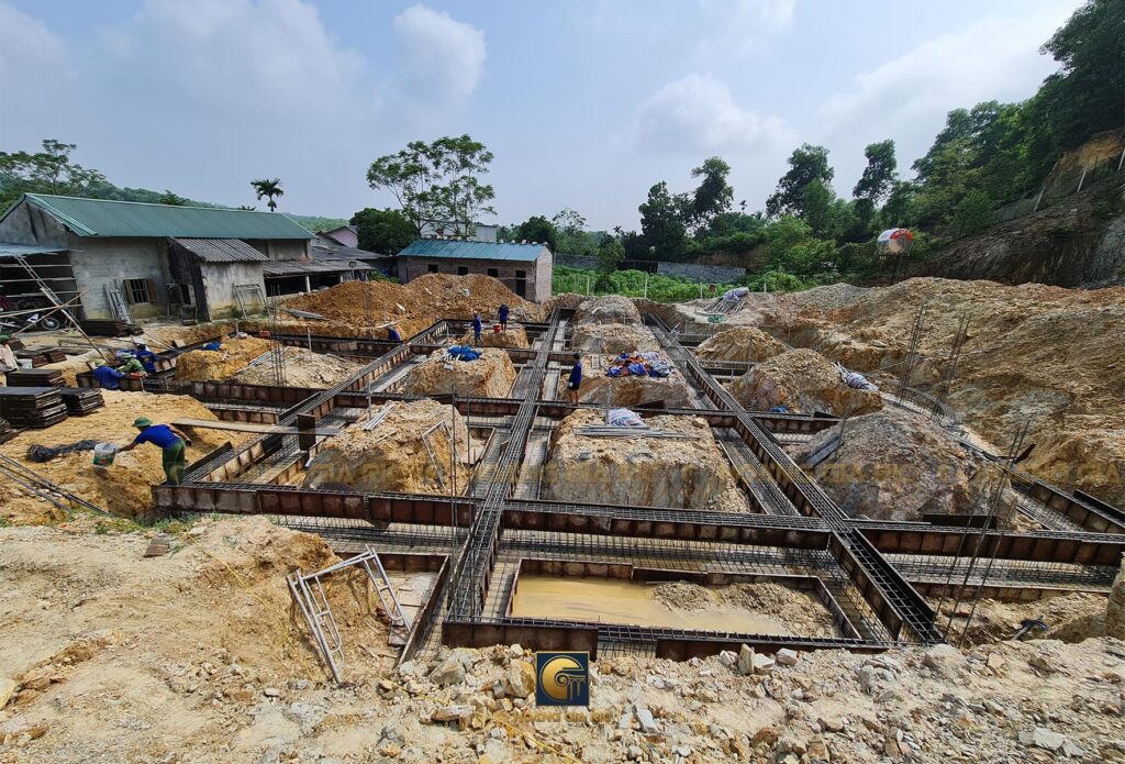 Thi công móng băng nhà ở biệt thự 3 tầng.