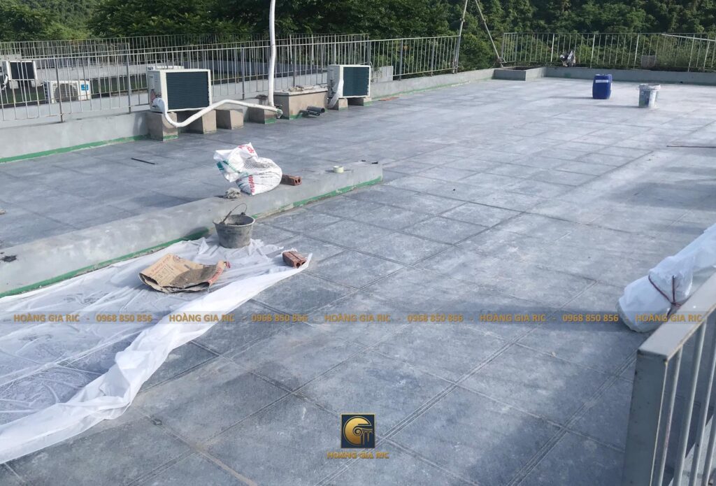 Gạch gốm ốp lát: lát gạch sân thượng