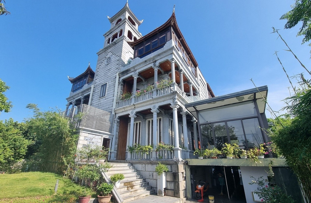 xây biệt thự bằng đá