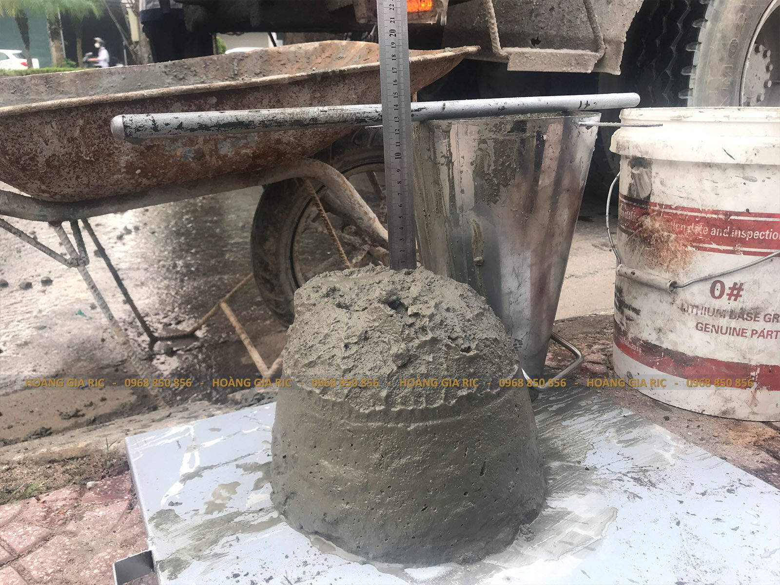 24tc03-4-thi-cong-mong-coc-fb-thu-do-sut