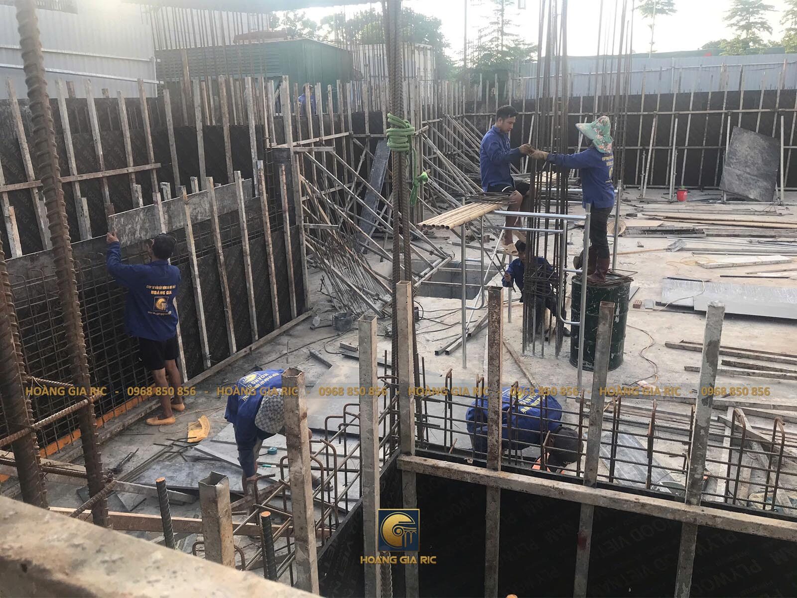 24tc03-5-thi-cong-vach-ham-9